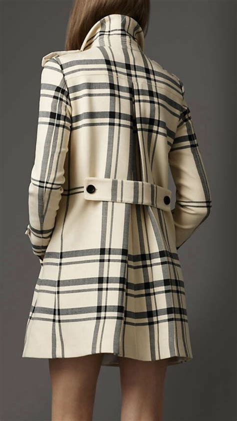 burberry damen mantel bedruckt mit schrift|burberry wintermantel.